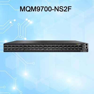 Le serveur est équipé d'un commutateur réseau Mellanox 400G 16.8 Tbps.