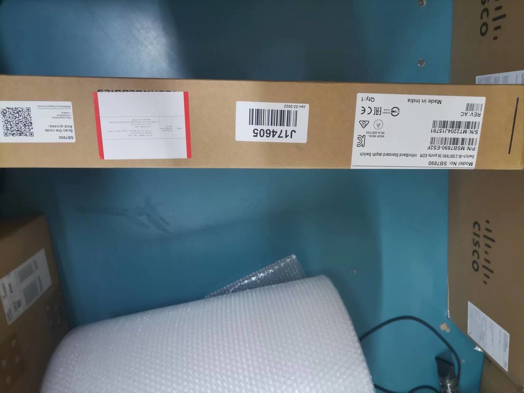 Le système 36 QSFP28 d'InfiniBand EDR 100Gb/S de commutateur de réseau de MSB7800-ES2F Mellanox met en communication 1U