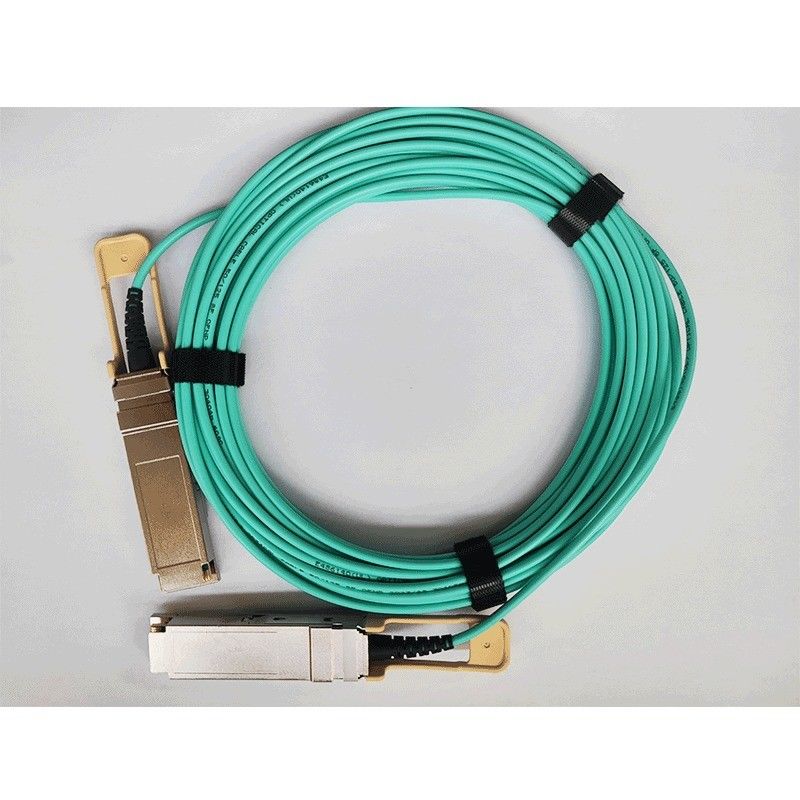 200G QSFP56 câble optique actif 26.56GBaud vitesse de transmission de données Compatible avec OM3 / OM4 type de connecteur QSFP56 connecteur